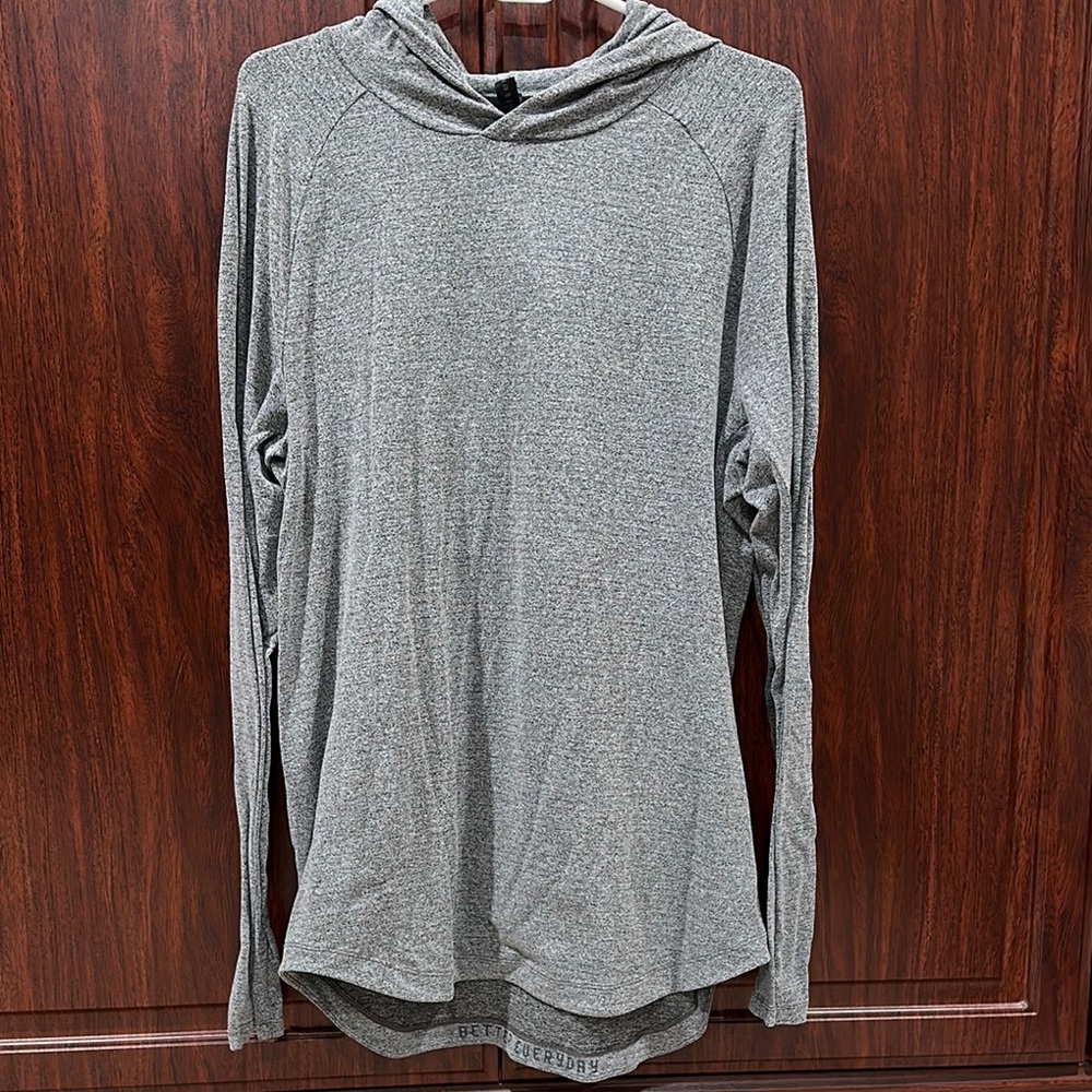 Lululemon Men’s Grey Long-sleeve